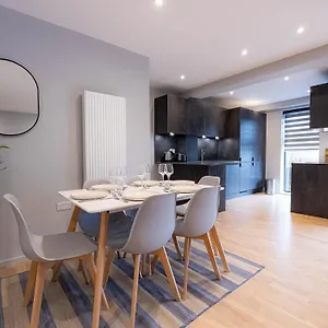 Luxurious Hackney Near Train Station London
