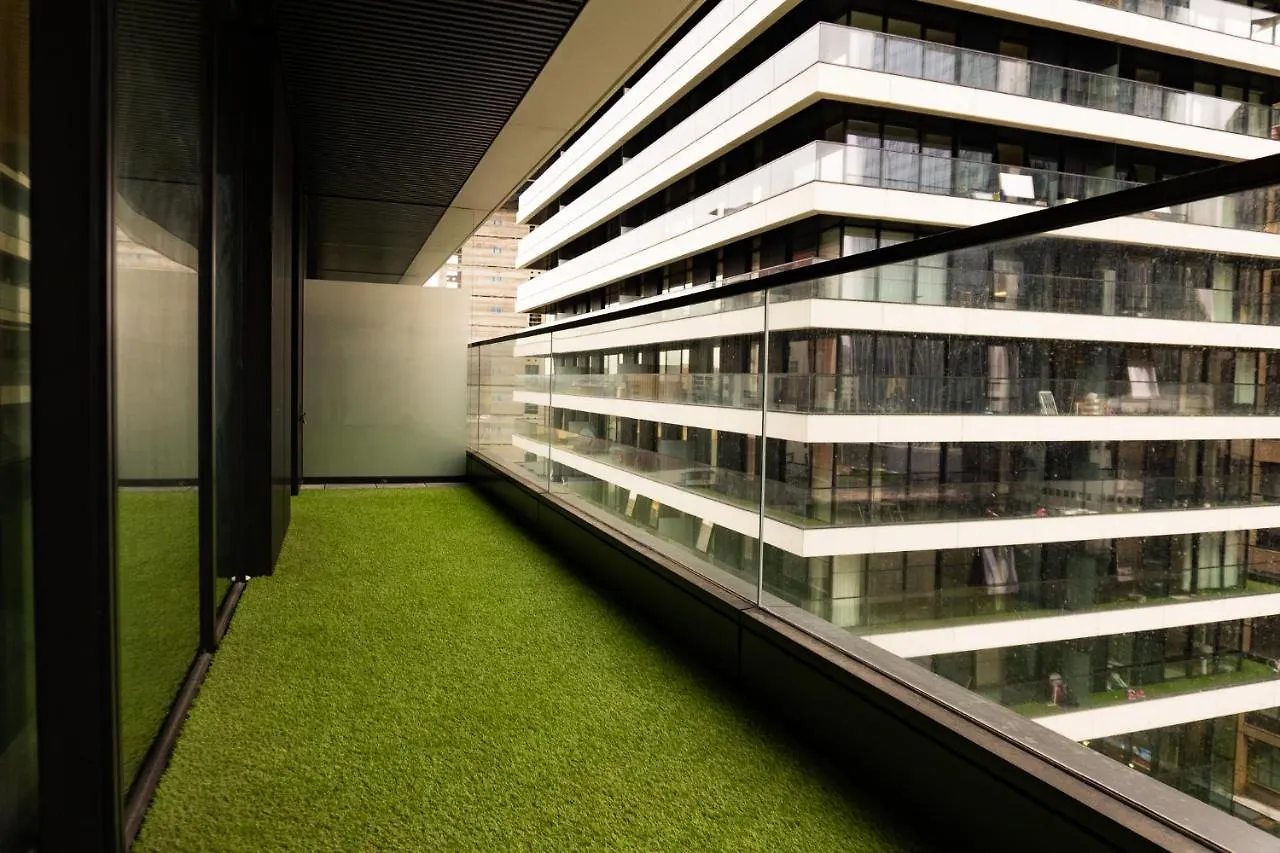 Luxury Balcony Apartment, Canary Wharf 0*, London