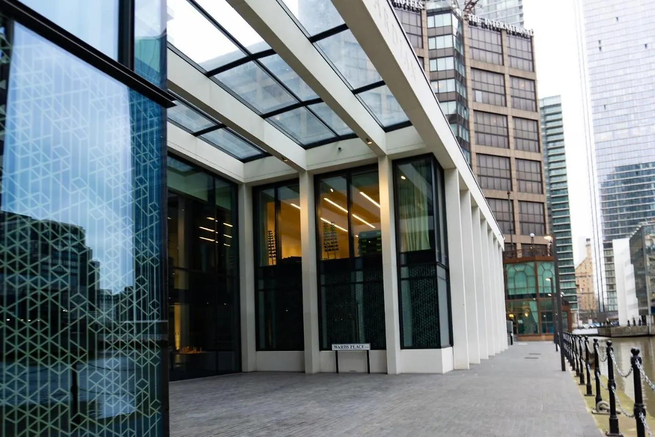 Luxury Balcony Apartment, Canary Wharf Apartment