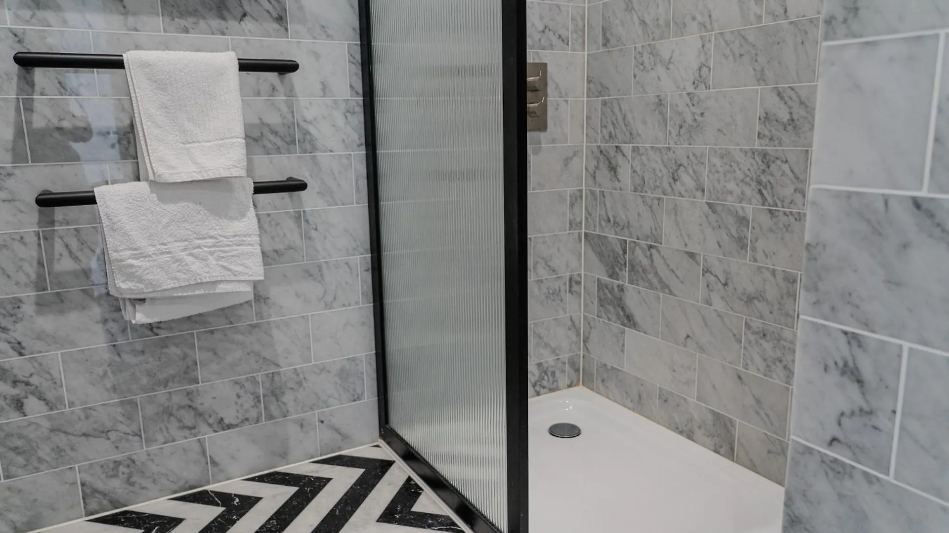 Luxury Balcony Apartment, Canary Wharf Apartment London