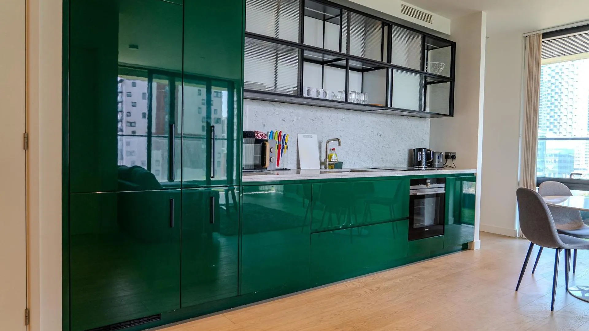 Luxury Balcony Apartment, Canary Wharf 0*, London