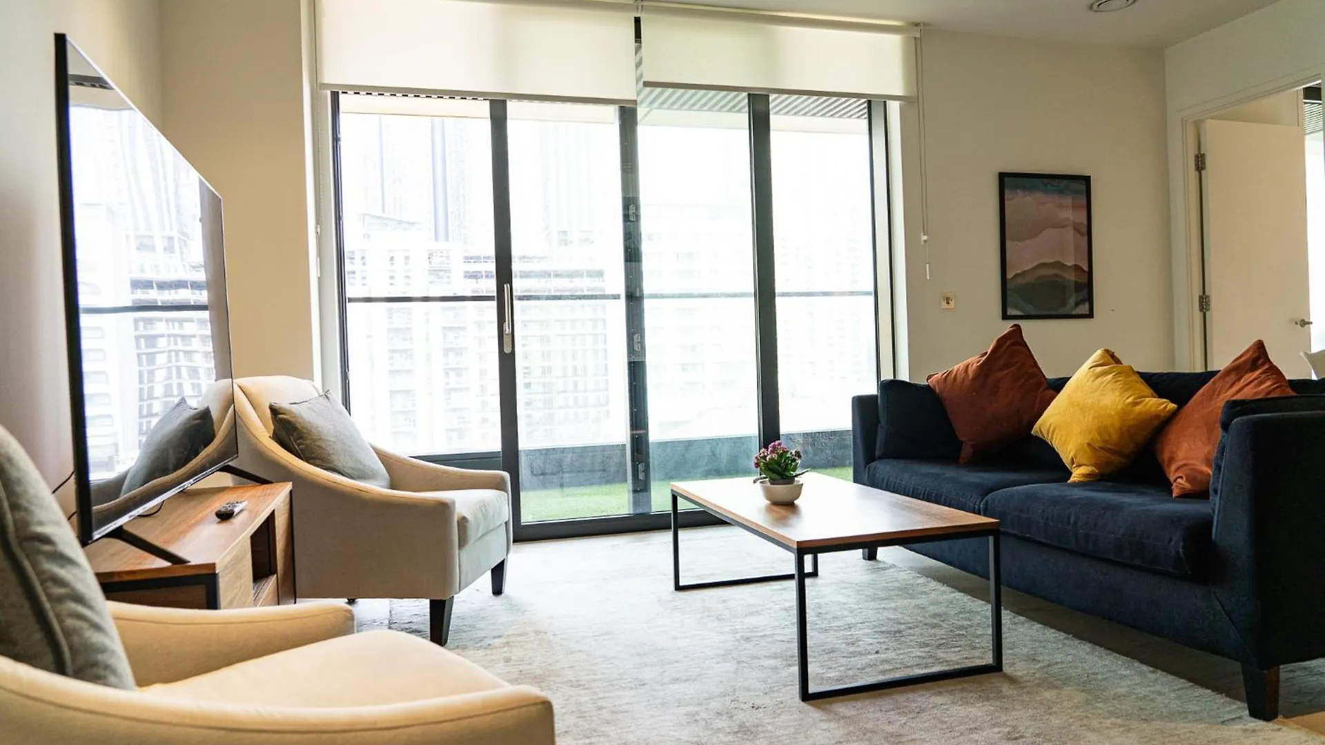 Luxury Balcony Apartment, Canary Wharf