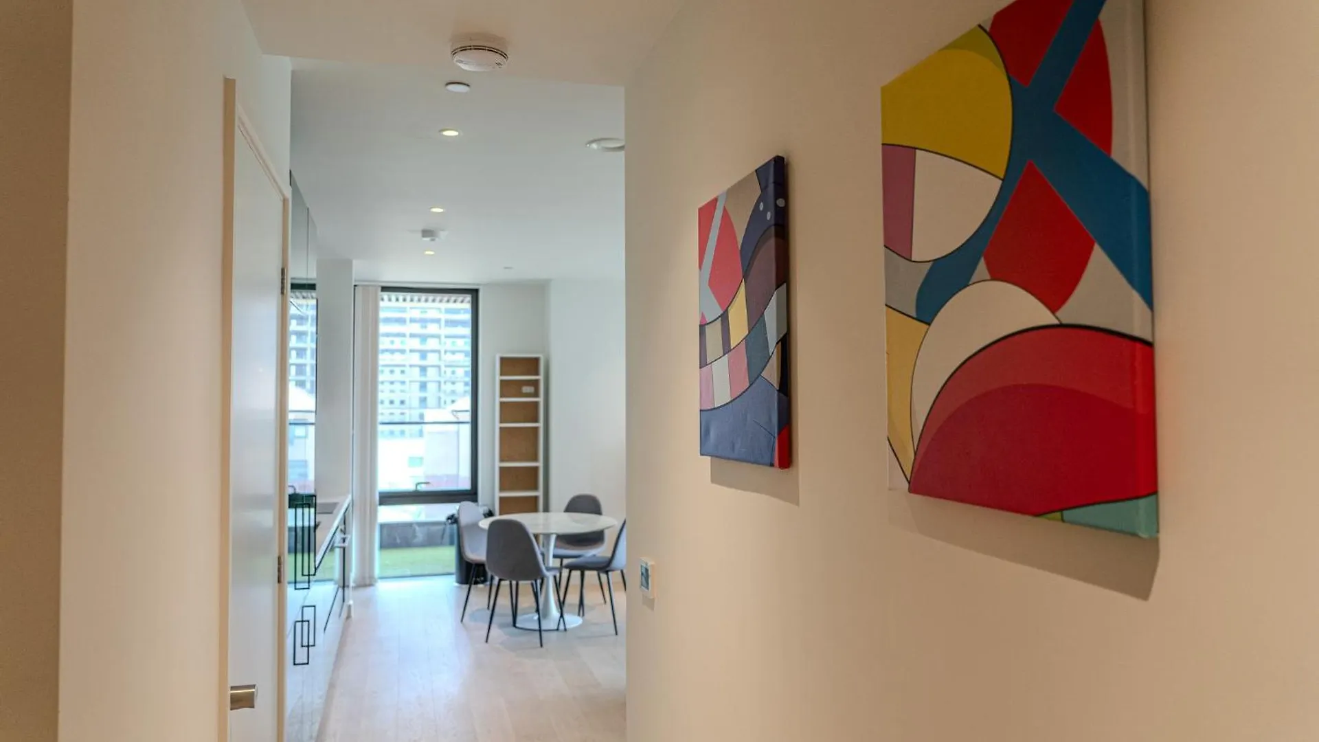 Luxury Balcony Apartment, Canary Wharf 0*, London