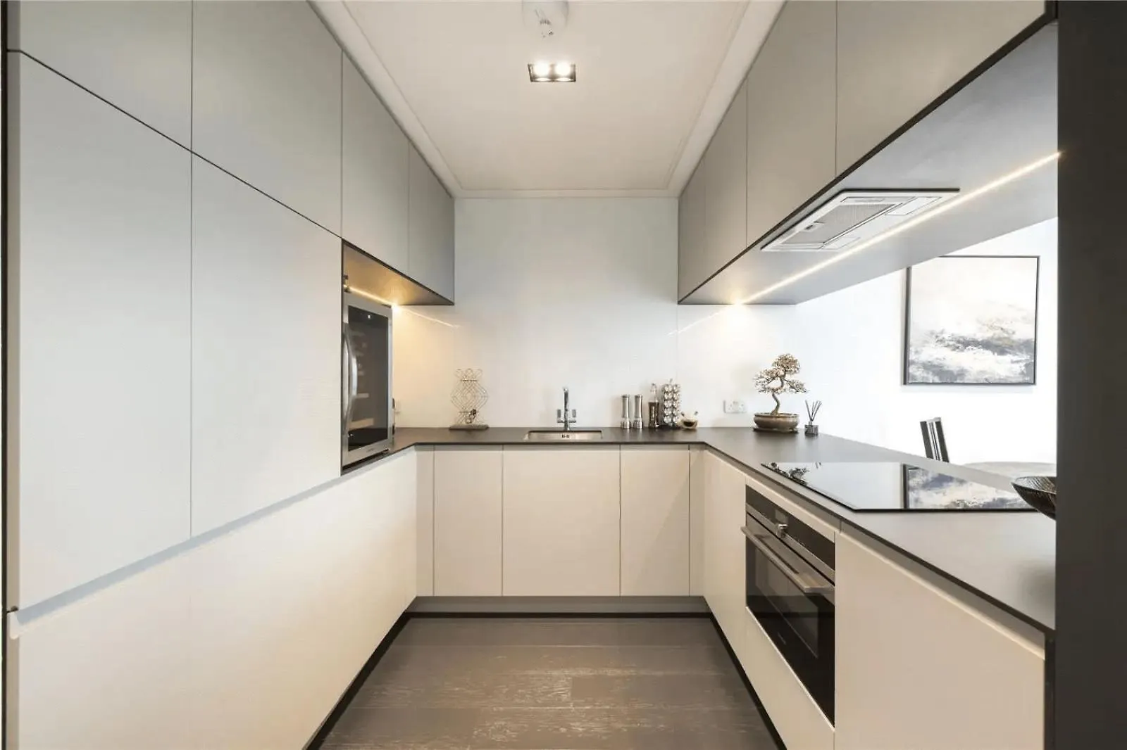 Luxury Balcony Apartment, Canary Wharf Apartment